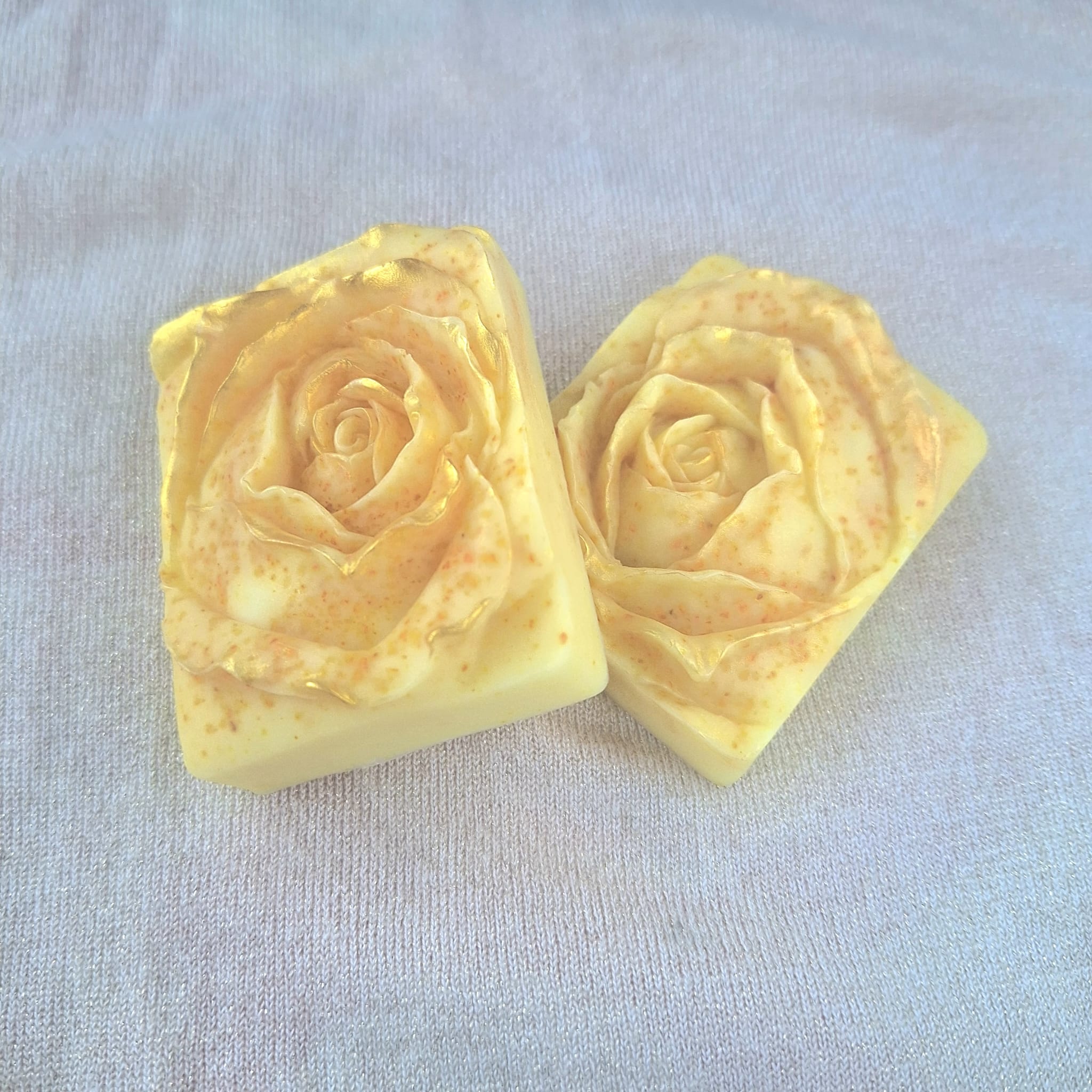 ARADA no. 65 : Yellow rose good /Orange rose soap